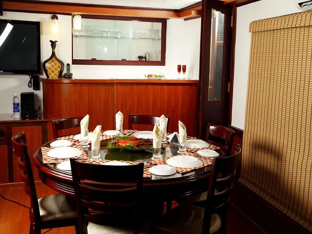 Grand Nirvana Jacuzzi Houseboat Alappuzha