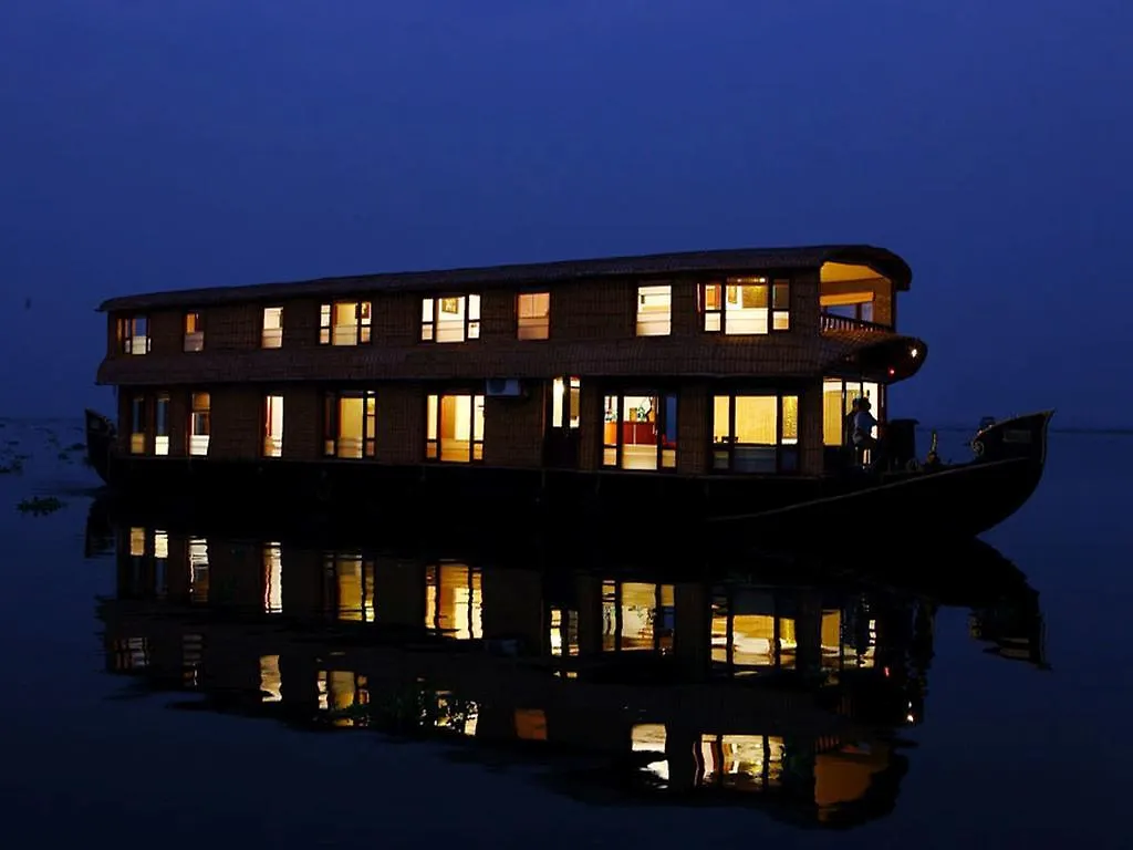 Grand Nirvana Jacuzzi Houseboat Alappuzha