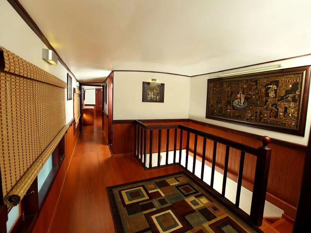 Hotel na wodzie Grand Nirvana Jacuzzi Houseboat Alappuzha