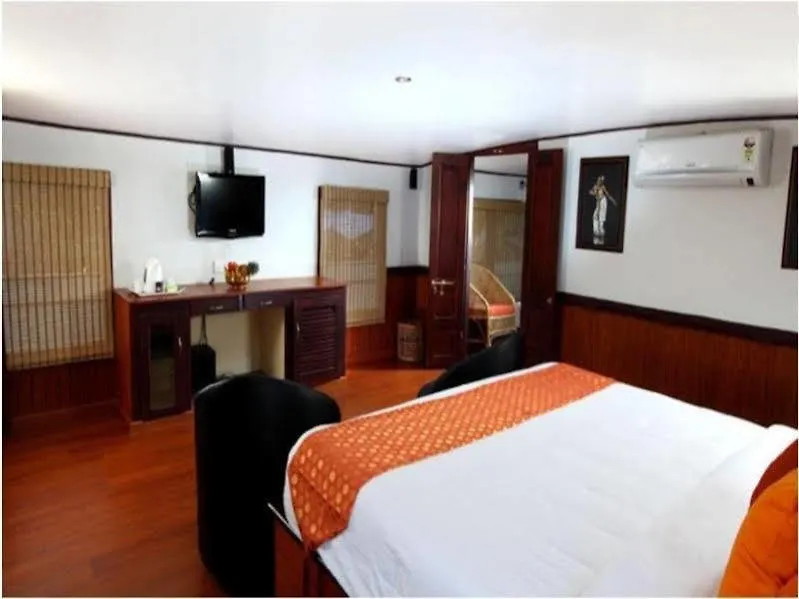 Hotel na wodzie Grand Nirvana Jacuzzi Houseboat Alappuzha